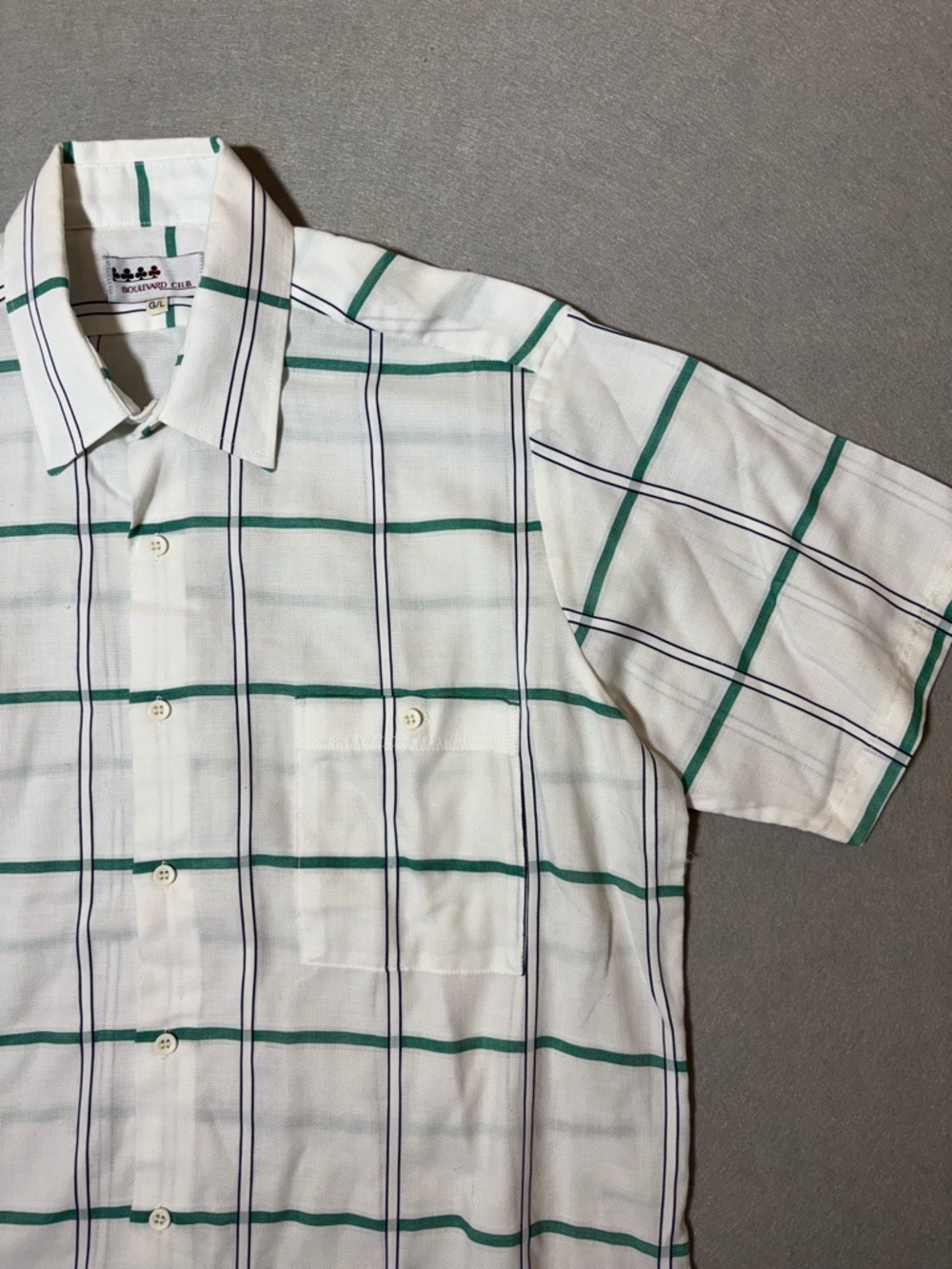 Short Sleeve Button-Down Shirt with Green Large - Picture 3 of 10